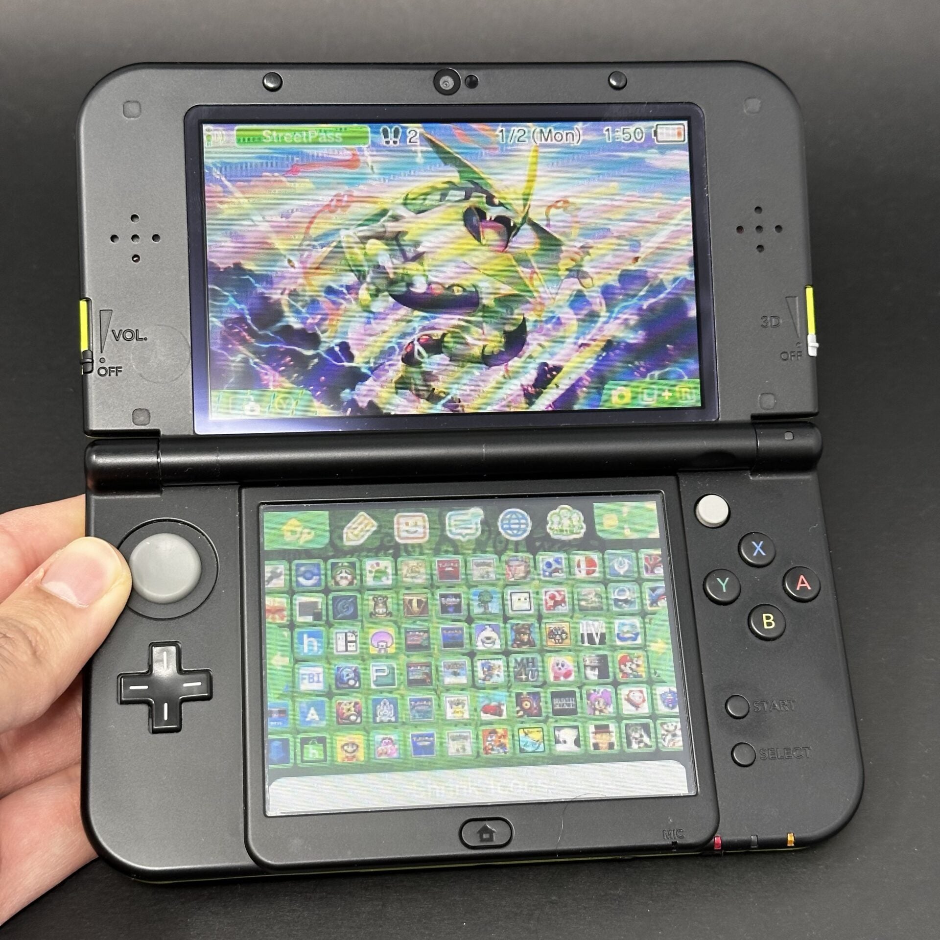 New 3DS Xl with 600+ Games | Lime and Black
